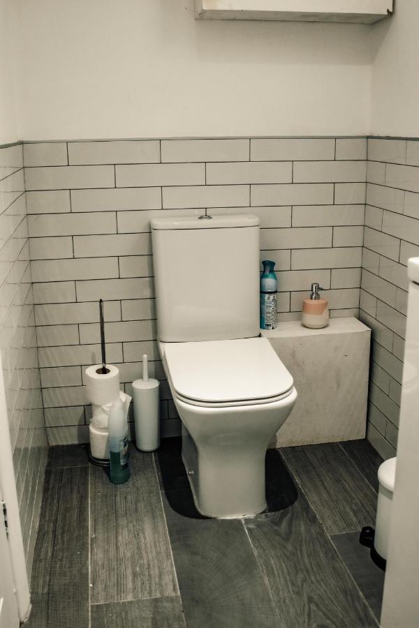 Dealhouse Apartments 10 ฮัดเดอร์สฟิลด์ ภายนอก รูปภาพ