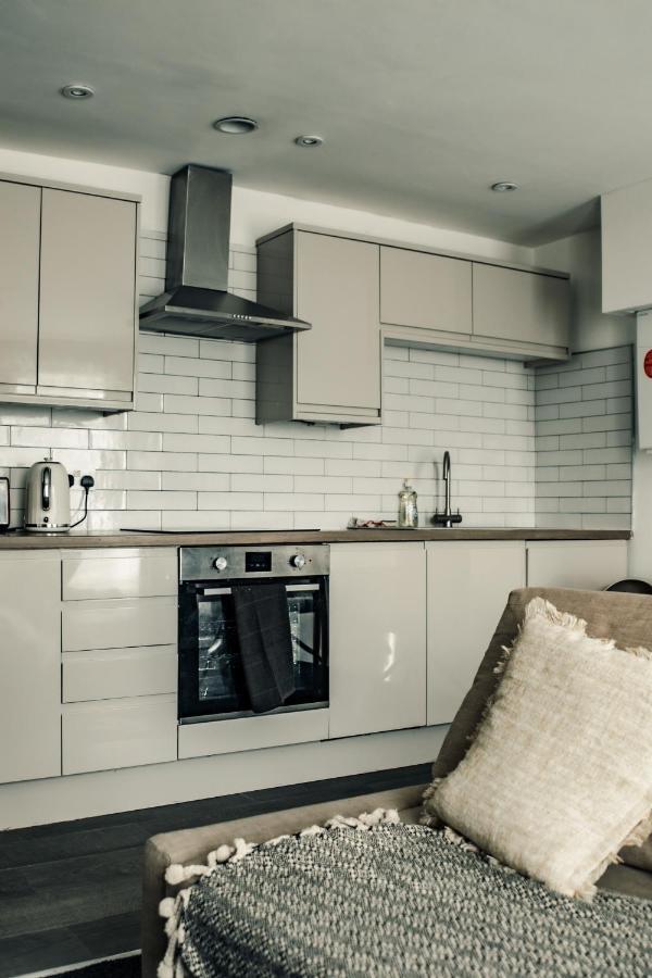 Dealhouse Apartments 10 ฮัดเดอร์สฟิลด์ ภายนอก รูปภาพ